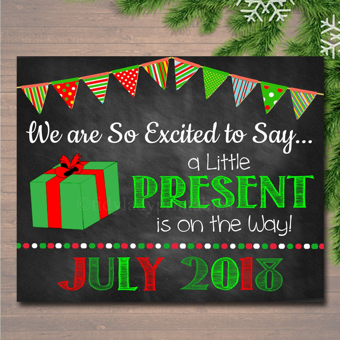 Christmas Pregnancy Announcement, Printable Chalkboard Photo Prop, Xmas Pregancy Reveal, A little Present is On the Way, Holiday Pregnancy
